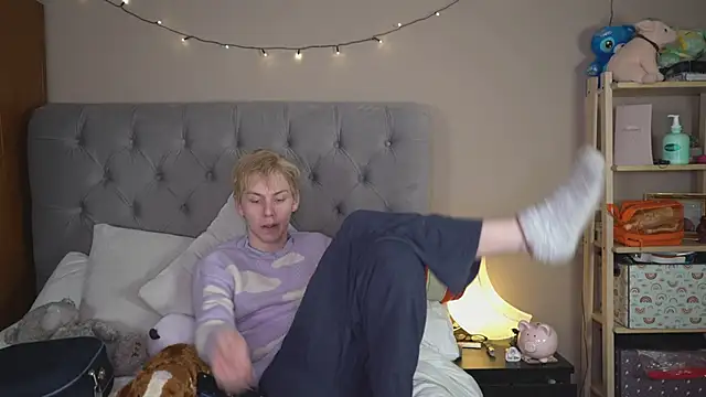 Snapshot of scottishtwink01 chatting on February 2026 01:23:01 AM scottishtwink01 online show from February 2026 01:23:01 AM