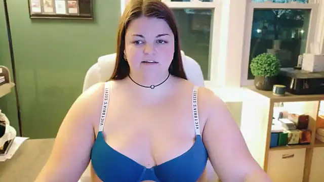 Snapshot of PlayWithBrittany chatting on November 2025 10:09:02 PM PlayWithBrittany online show from November 2025 10:09:02 PM