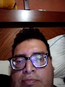 Snapshot of Santiagoqro85 chatting on October 2025 04:11:01 AM Santiagoqro85 online show from October 2025 04:11:01 AM