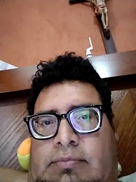 Snapshot of Santiagoqro85 chatting on October 2025 07:04:02 PM Santiagoqro85 online show from October 2025 07:04:02 PM