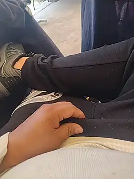 Santiagoqro85 online show from December 2025 06:05:01 PM