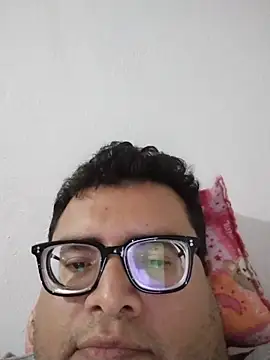 Santiagoqro85 online show from March 2026 03:45:01 AM