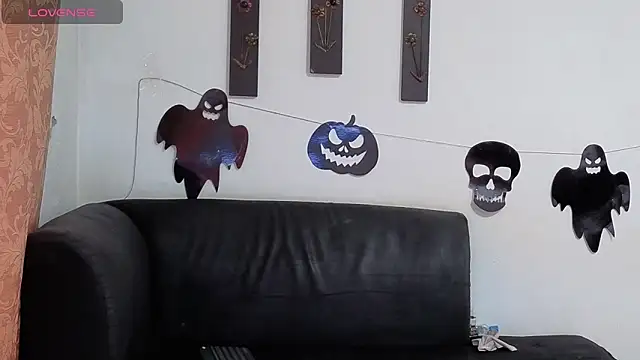 Snapshot of kloe-robert chatting on October 2025 03:21:01 PM kloe-robert online show from October 2025 03:21:01 PM