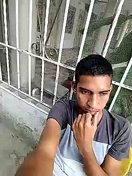 alejandro045 online show from November 2025 07:58:01 PM