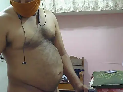 Famit025 online show from May 2026 07:20:02 PM