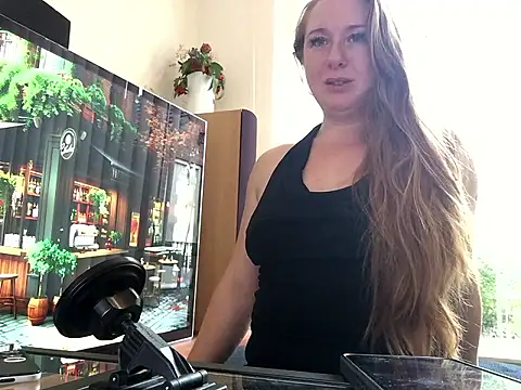 MazySunny online show from October 2025 07:06:01 AM