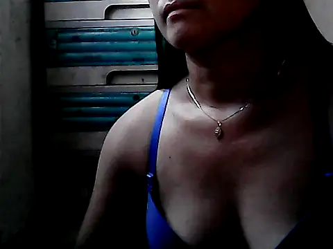 Snapshot of yoursPinayMama1682 chatting on October 2025 06:10:01 AM yoursPinayMama1682 online show from October 2025 06:10:01 AM