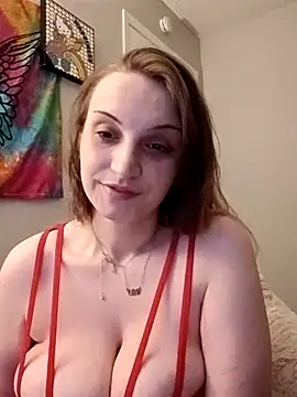 Snapshot of LuvTune chatting on January 2026 05:09:01 AM LuvTune online show from January 2026 05:09:01 AM