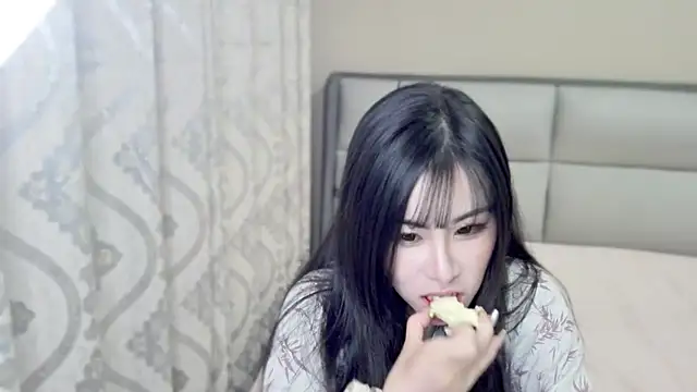 Snapshot of XIAOYU7-2025 chatting on October 2025 12:06:01 PM XIAOYU7-2025 online show from October 2025 12:06:01 PM