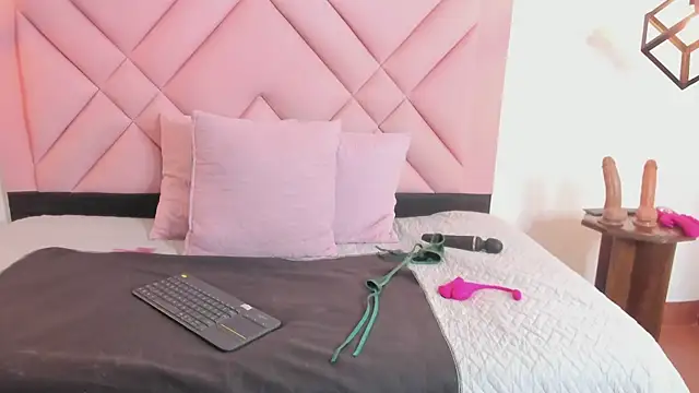 Caroline daring online show from July 2026 03:03:02 PM