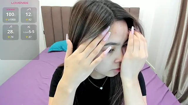 Snapshot of Maakimita chatting on December 2025 04:29:01 AM Maakimita online show from December 2025 04:29:01 AM