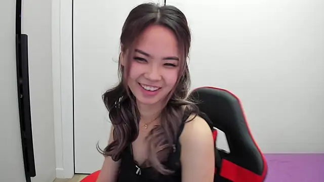 Snapshot of Maakimita chatting on February 2026 06:22:02 AM Maakimita online show from February 2026 06:22:02 AM