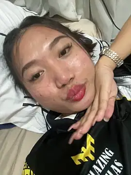 Snapshot of cassie_cakes chatting on March 2026 11:35:01 AM cassie cakes online show from March 2026 11:35:01 AM