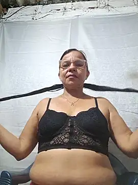 Lucerito-Hot online show from April 2026 01:11:01 PM