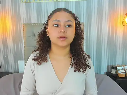 Snapshot of Sofiapassionne chatting on March 2026 01:40:02 PM Sofiapassionne online show from March 2026 01:40:02 PM