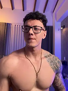 Snapshot of Thomas_Falcon chatting on October 2025 01:13:01 AM Thomas Falcon online show from October 2025 01:13:01 AM