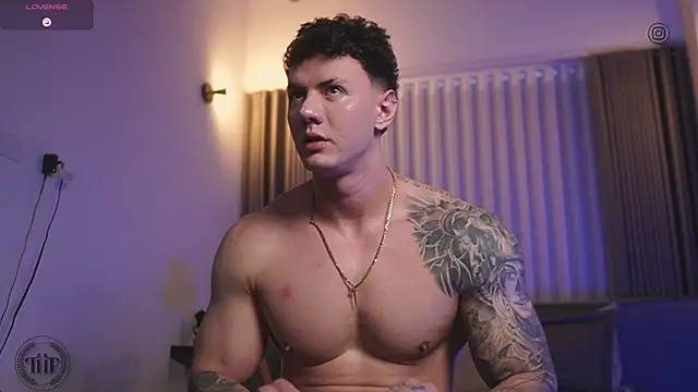 Snapshot of Thomas_Falcon chatting on October 2025 10:23:02 PM Thomas Falcon online show from October 2025 10:23:02 PM