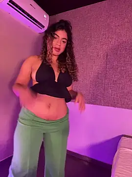 Salomeferreira  online show from September 2025 04:51:02 PM