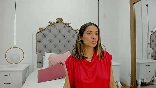 Skylerwhite02 online show from April 2026 03:28:01 AM