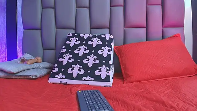 kissme luna online show from September 2025 07:14:02 PM