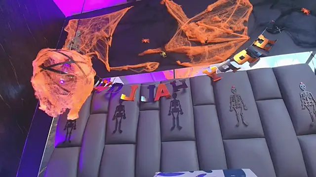 kissme luna online show from October 2025 07:04:02 PM