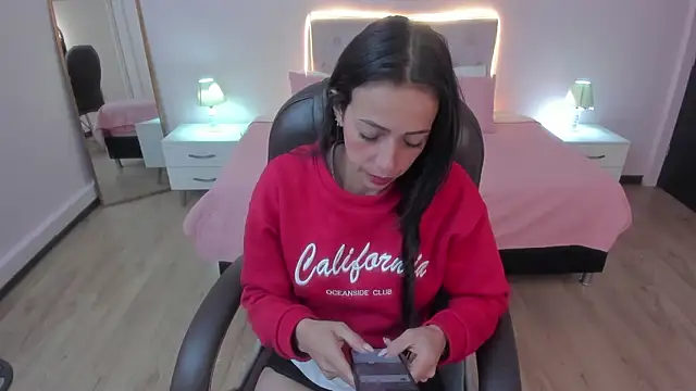 Snapshot of Mariam_Lopez__ chatting on February 2026 03:39:01 AM Mariam Lopez online show from February 2026 03:39:01 AM