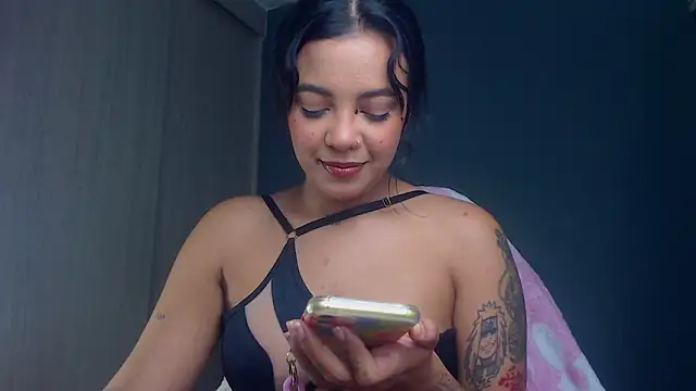 Snapshot of ObeyVal chatting on October 2025 12:16:02 AM ObeyVal online show from October 2025 12:16:02 AM