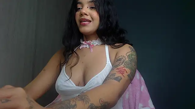 Snapshot of ObeyVal chatting on October 2025 12:41:02 AM ObeyVal online show from October 2025 12:41:02 AM