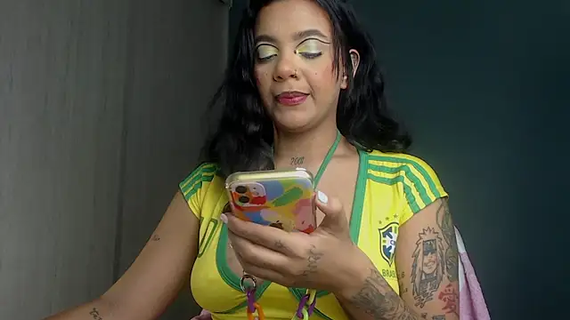 Snapshot of ObeyVal chatting on October 2025 01:16:02 AM ObeyVal online show from October 2025 01:16:02 AM