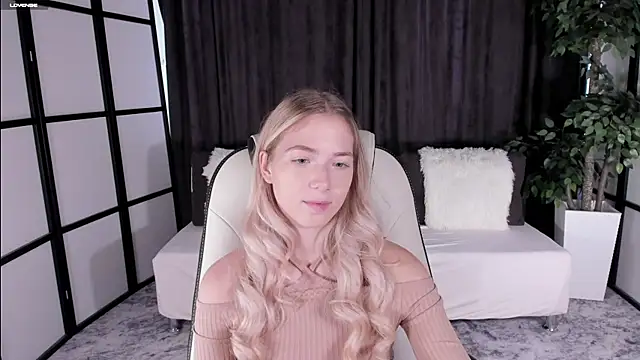 Susan Mimi online show from September 2025 06:37:01 AM