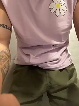 Snapshot of gooodboiii chatting on March 2026 04:22:01 PM gooodboiii online show from March 2026 04:22:01 PM