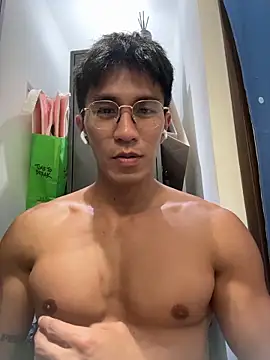 Snapshot of gooodboiii chatting on May 2026 04:14:02 PM gooodboiii online show from May 2026 04:14:02 PM