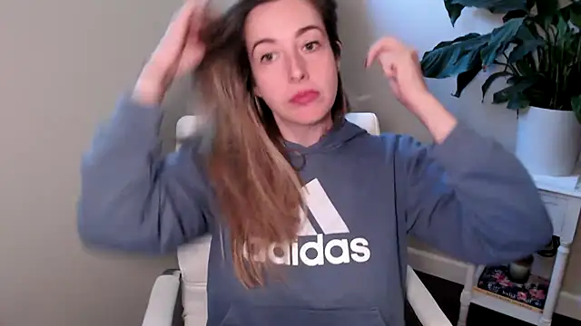 Snapshot of SuggestiveBehavior chatting on September 2025 02:30:02 PM SuggestiveBehavior online show from September 2025 02:30:02 PM