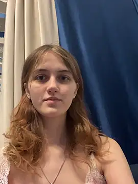 Snapshot of dreamy_pollyyy chatting on February 2026 05:27:02 PM dreamy pollyyy online show from February 2026 05:27:02 PM