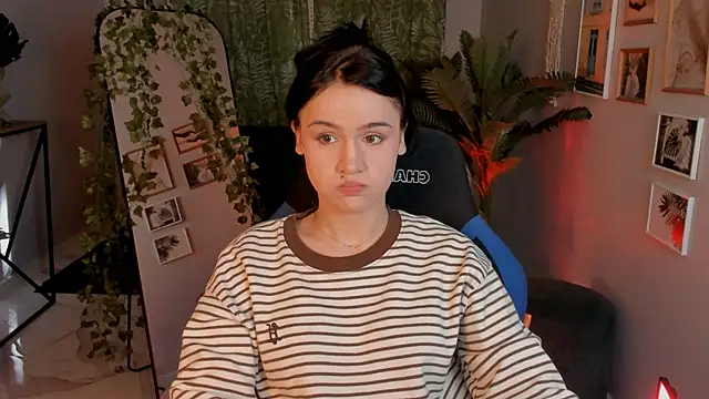 MonicaFarmer online show from April 2026 05:58:02 AM