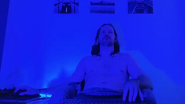 AlbinoAdonis online show from October 2025 08:37:02 PM