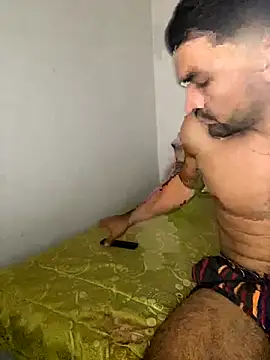 Snapshot of SantiGxxx33 chatting on September 2025 09:53:01 PM SantiGxxx33 online show from September 2025 09:53:01 PM