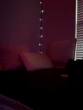 Snapshot of AllesandraLove chatting on October 2025 11:54:01 AM AllesandraLove online show from October 2025 11:54:01 AM