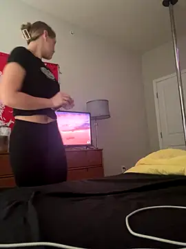 Snapshot of AllesandraLove chatting on October 2025 02:28:01 PM AllesandraLove online show from October 2025 02:28:01 PM