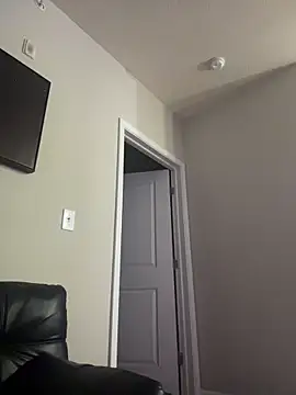 Snapshot of AllesandraLove chatting on February 2026 02:37:01 AM AllesandraLove online show from February 2026 02:37:01 AM