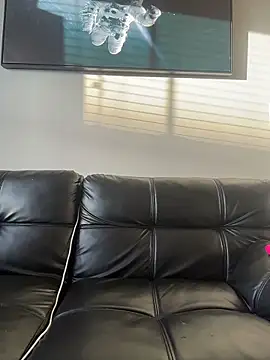 Snapshot of AllesandraLove chatting on February 2026 10:24:01 PM AllesandraLove online show from February 2026 10:24:01 PM