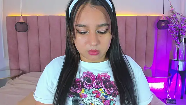 Snapshot of IvannaaVega chatting on October 2025 04:48:02 AM IvannaaVega online show from October 2025 04:48:02 AM