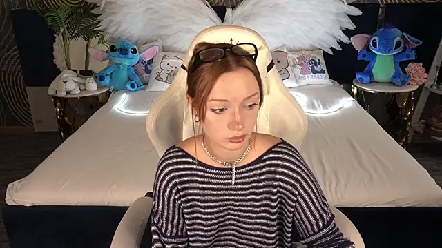 Snapshot of FoxyMayy chatting on October 2025 12:45:02 PM FoxyMayy online show from October 2025 12:45:02 PM