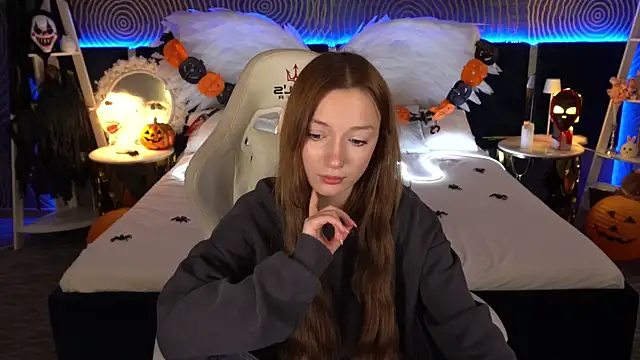 Snapshot of FoxyMayy chatting on October 2025 02:19:01 PM FoxyMayy online show from October 2025 02:19:01 PM