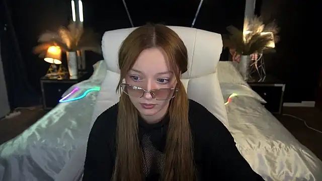 Snapshot of FoxyMayy chatting on November 2025 02:39:02 PM FoxyMayy online show from November 2025 02:39:02 PM