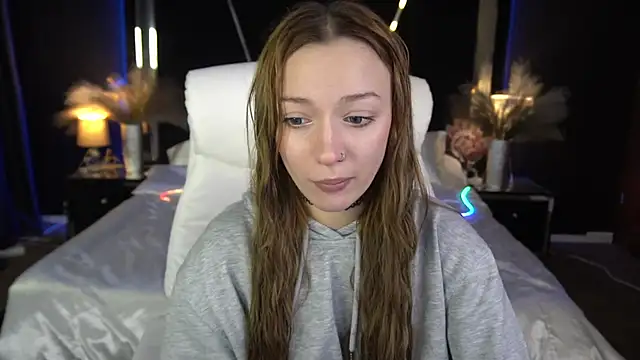 Snapshot of FoxyMayy chatting on December 2025 02:11:01 PM FoxyMayy online show from December 2025 02:11:01 PM