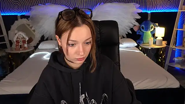 Snapshot of FoxyMayy chatting on December 2025 02:15:01 PM FoxyMayy online show from December 2025 02:15:01 PM