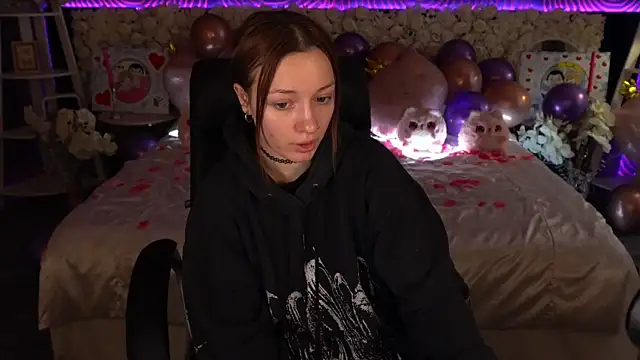 Snapshot of FoxyMayy chatting on February 2026 01:40:01 PM FoxyMayy online show from February 2026 01:40:01 PM