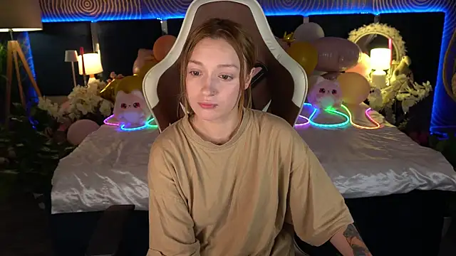 FoxyMayy online show from July 2026 01:20:01 PM