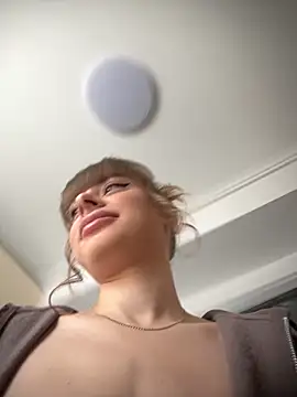 BabyBee  online show from October 2025 11:07:01 AM